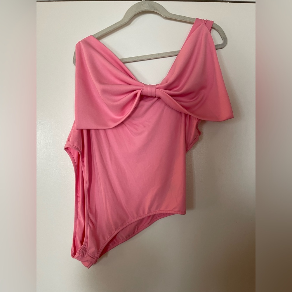 SHEIN Pink Bow Detail Bodysuit